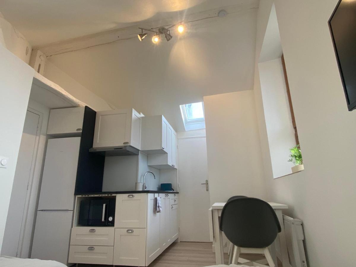 Studio Dans Les Ecuries Du Chateau Bonnelles Экстерьер фото